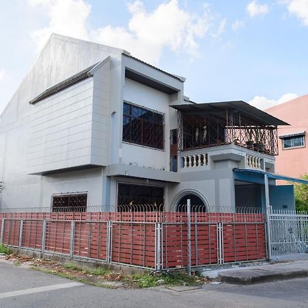 Bluebell House Hatyai - Cosy 3 Bedrooms For 10 Pax - 9 Mins Drive To Lee Grd Ban Kho Hong Екстер'єр фото