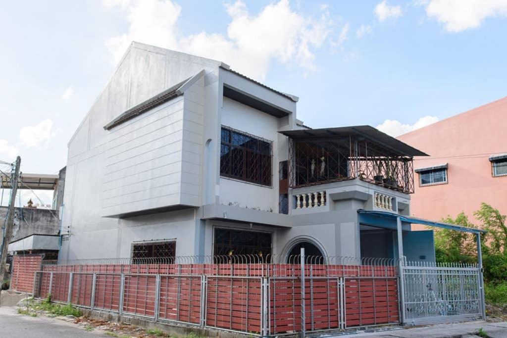 Bluebell House Hatyai - Cosy 3 Bedrooms For 10 Pax - 9 Mins Drive To Lee Grd Ban Kho Hong Екстер'єр фото